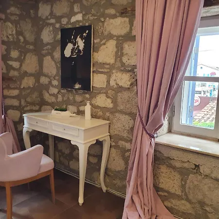 Leyla Hotel