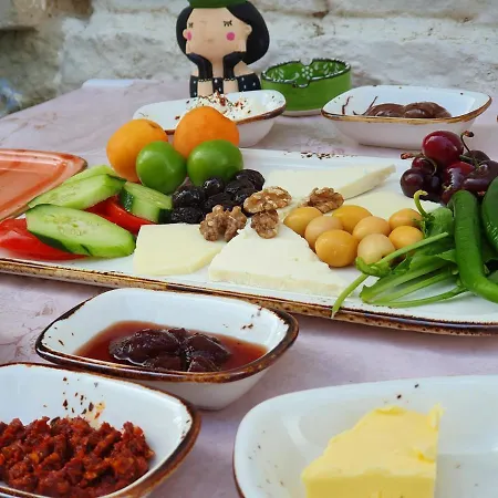Leyla * Alacati