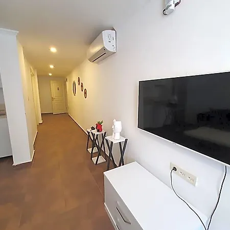 Leyla Hotel *